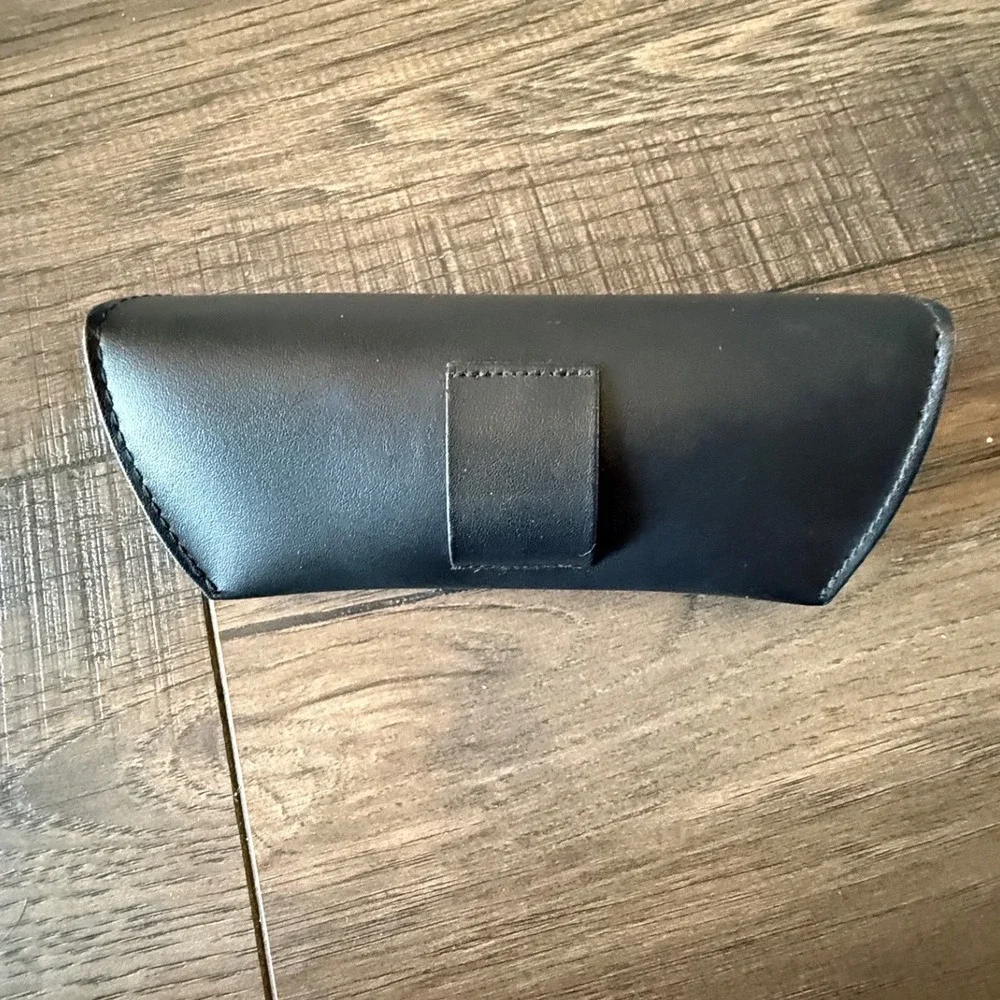Vintage Ray-Ban Luxottica Black Hard Shell Sunglasses Case Snap Closure